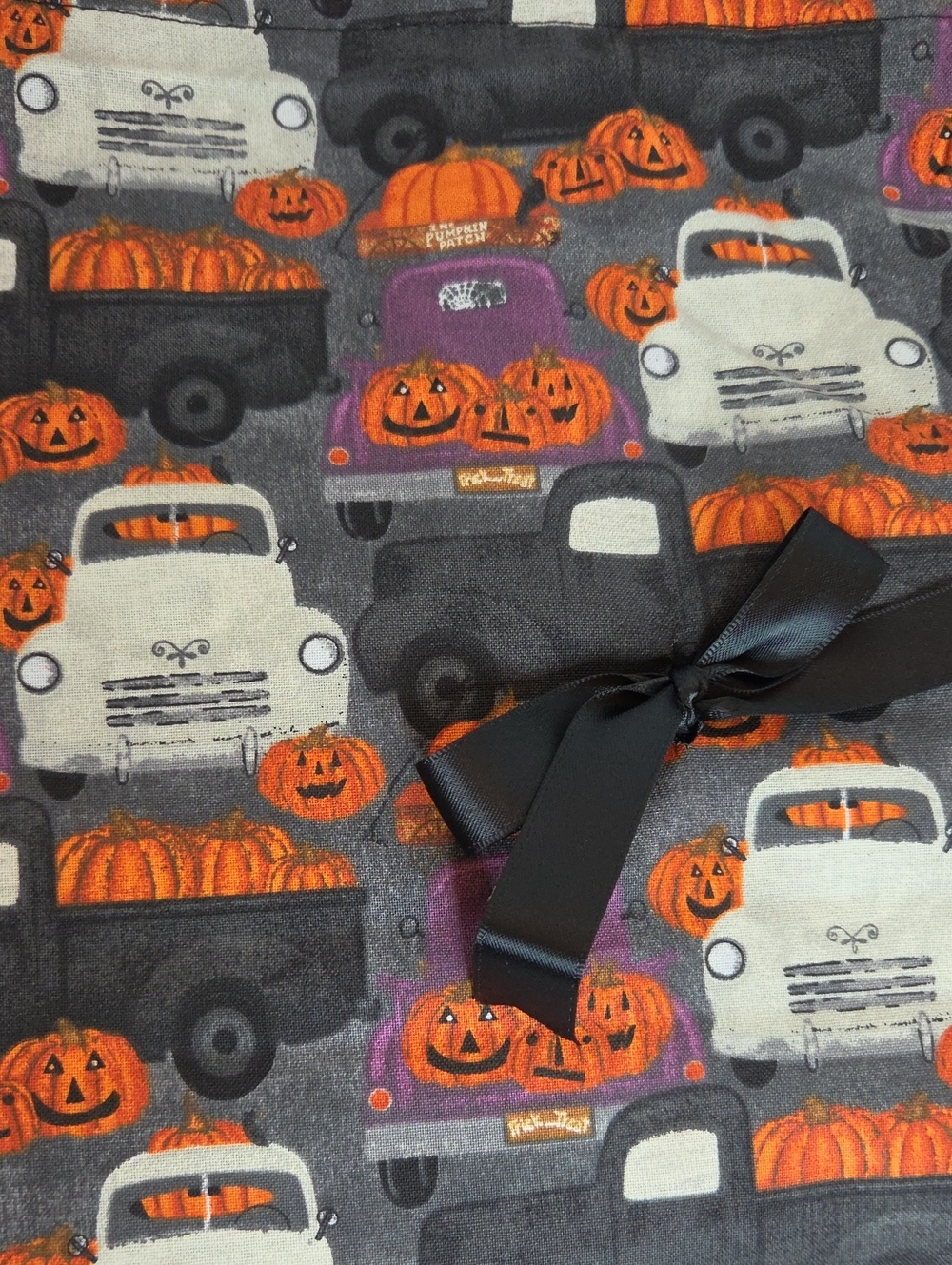1. Black/white Pumpkim Dust Bag Large